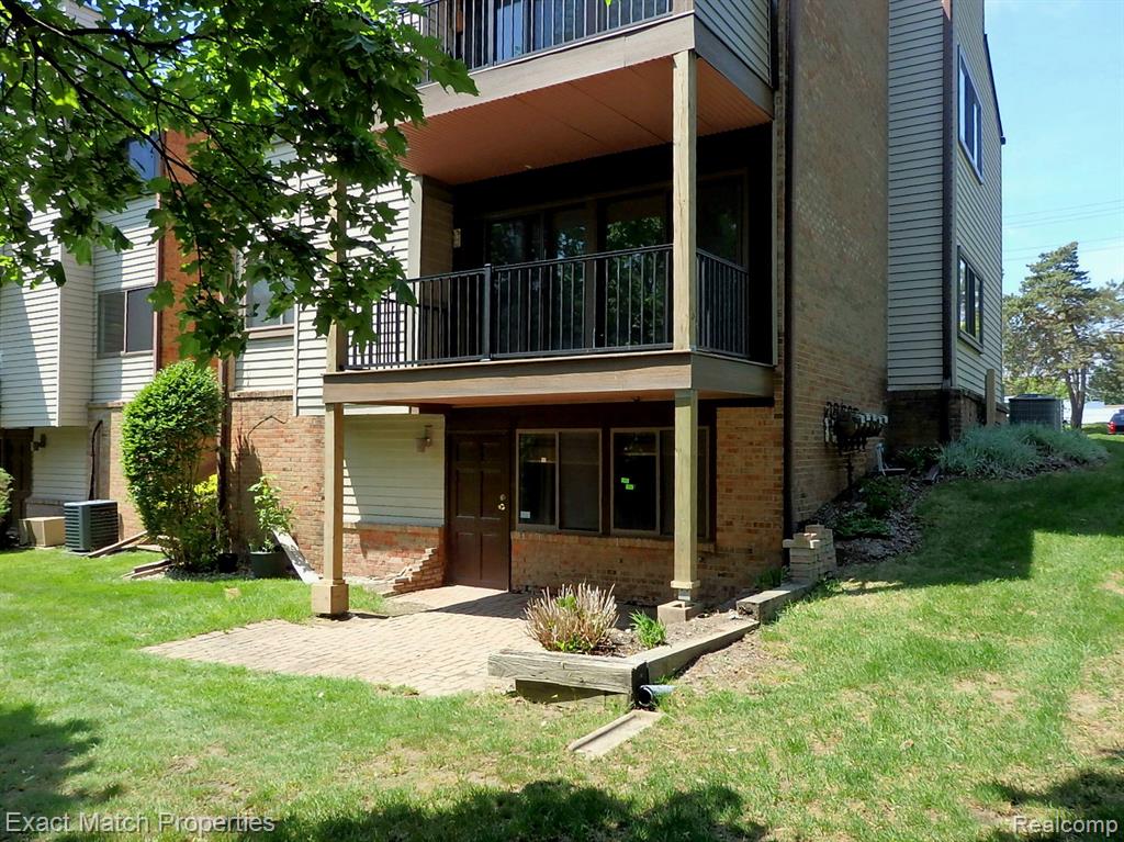 4411 Laurel Club Circle, West Bloomfield, MI 48323 — Photo 3