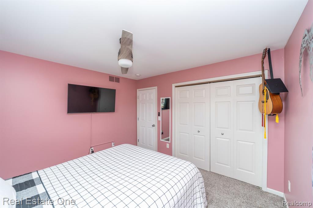 4433 JORDAN Drive, Grand Blanc, MI 48439 — Photo 38