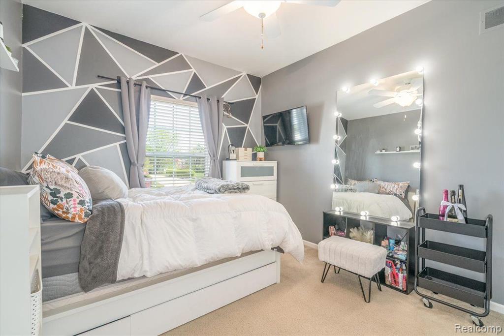 47037 MARINA Drive, Belleville, MI 48111 — Photo 18