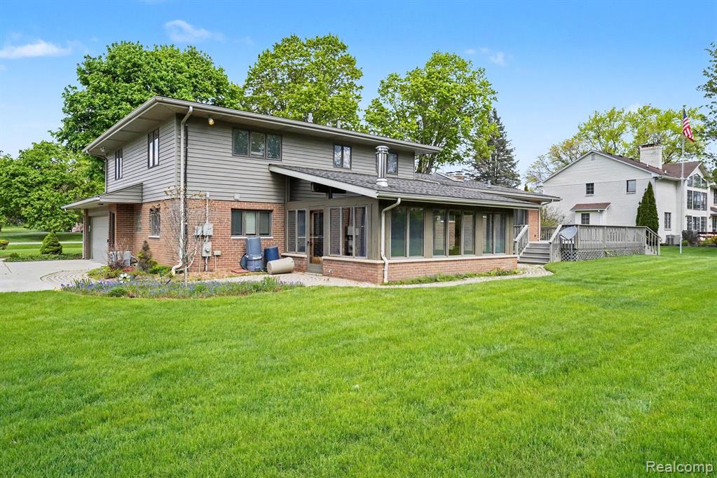 1226 Woodkrest Drive, Flint, MI 48532 — Photo 28