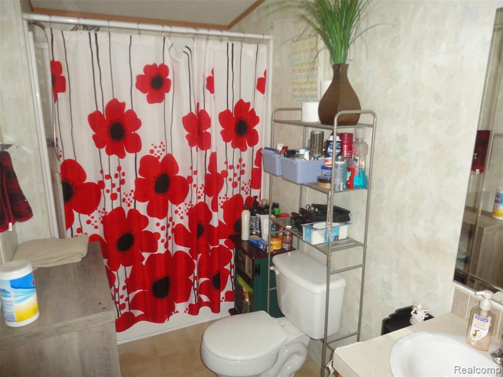 983 Tanners Landing, Monroe, MI 48161 — Photo 16