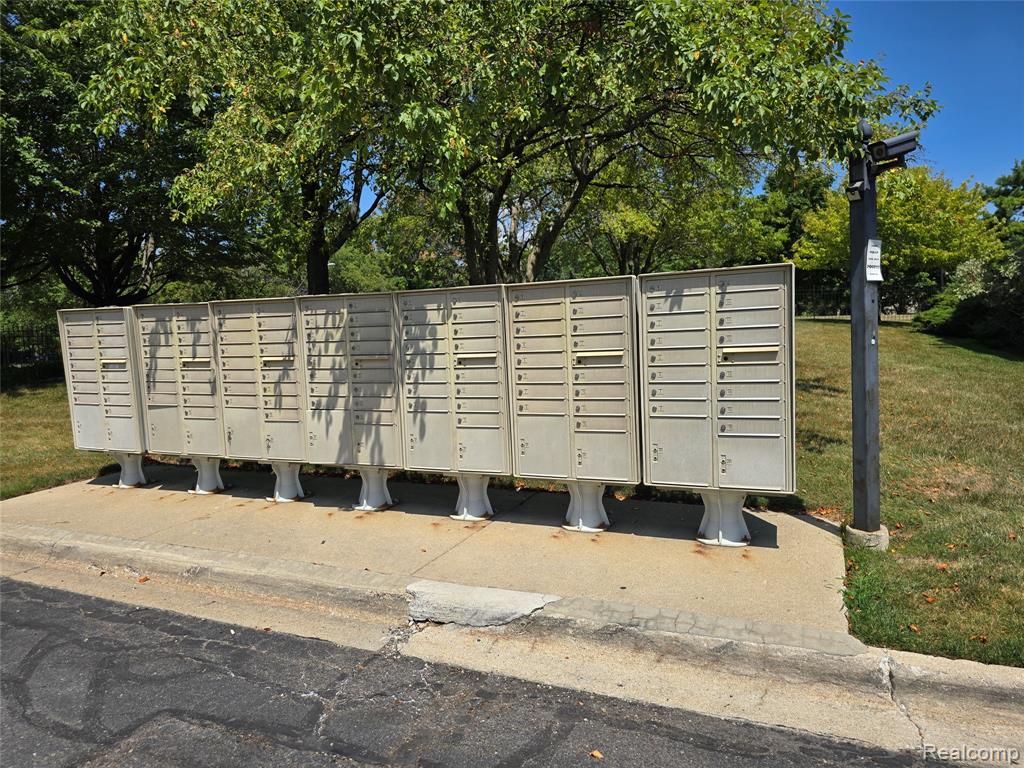 1655 Campau Farms Circle, 25, Detroit, MI 48207 — Photo 15