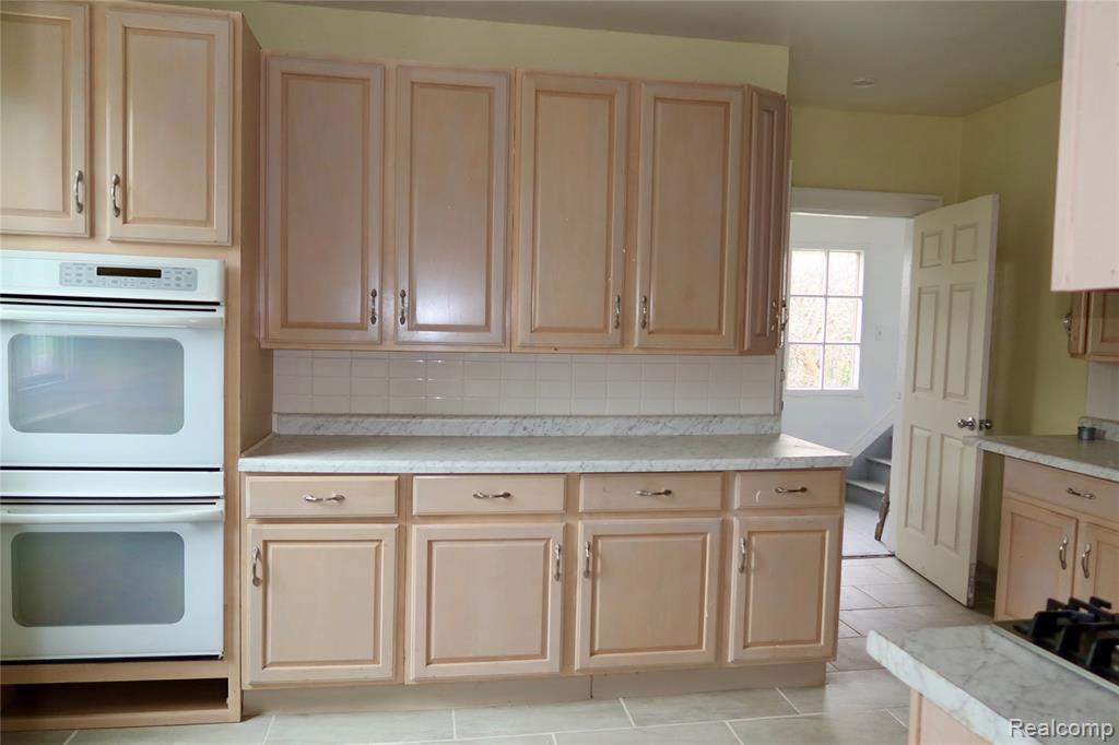 8469 Westminster Avenue, Warren, MI 48089 — Photo 7