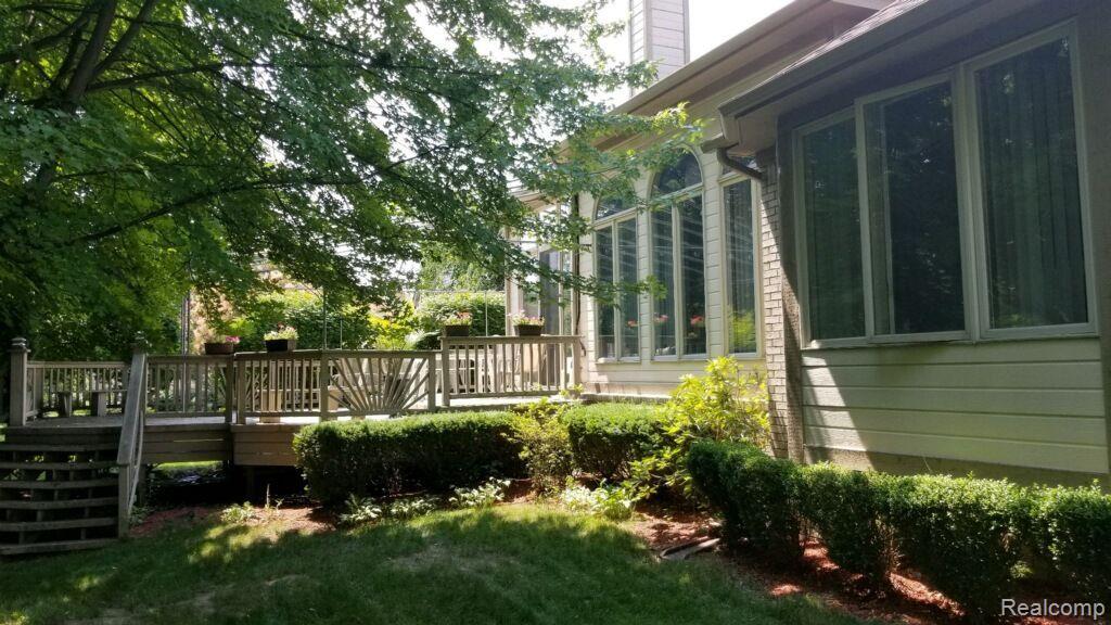 48280 ELMWOOD Drive, Shelby Twp, MI 48315 — Photo 9