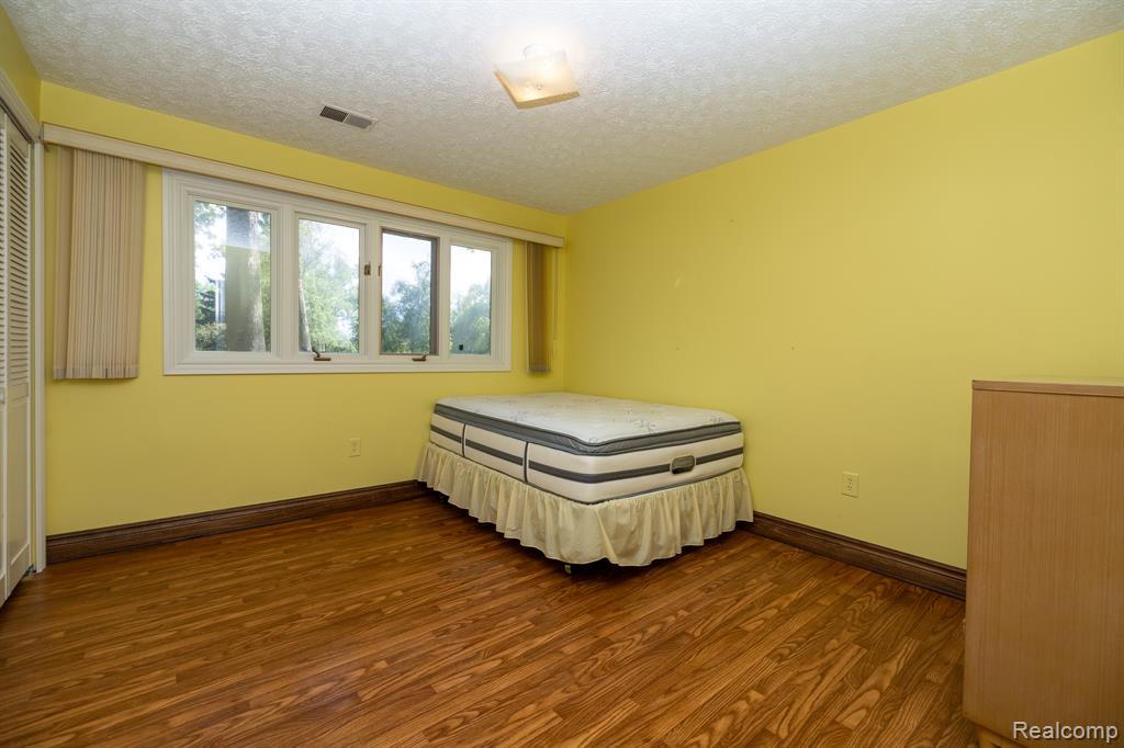 6084 Upper Straits Boulevard, West Bloomfield, MI 48324 — Photo 36