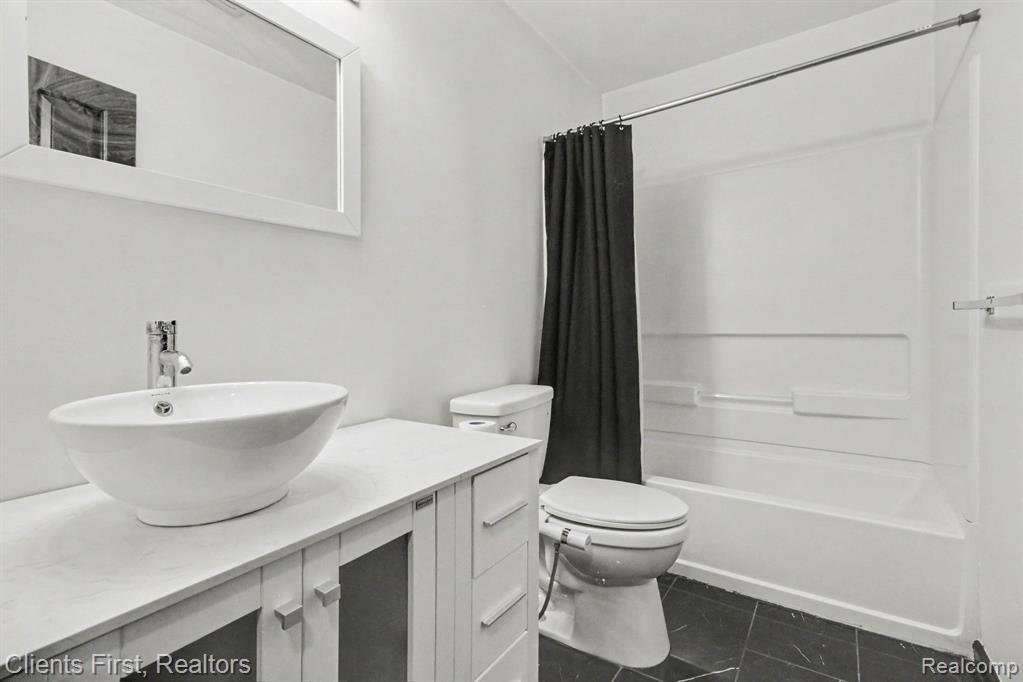 47547 Ormskirk Drive, Canton, MI 48188 — Photo 19