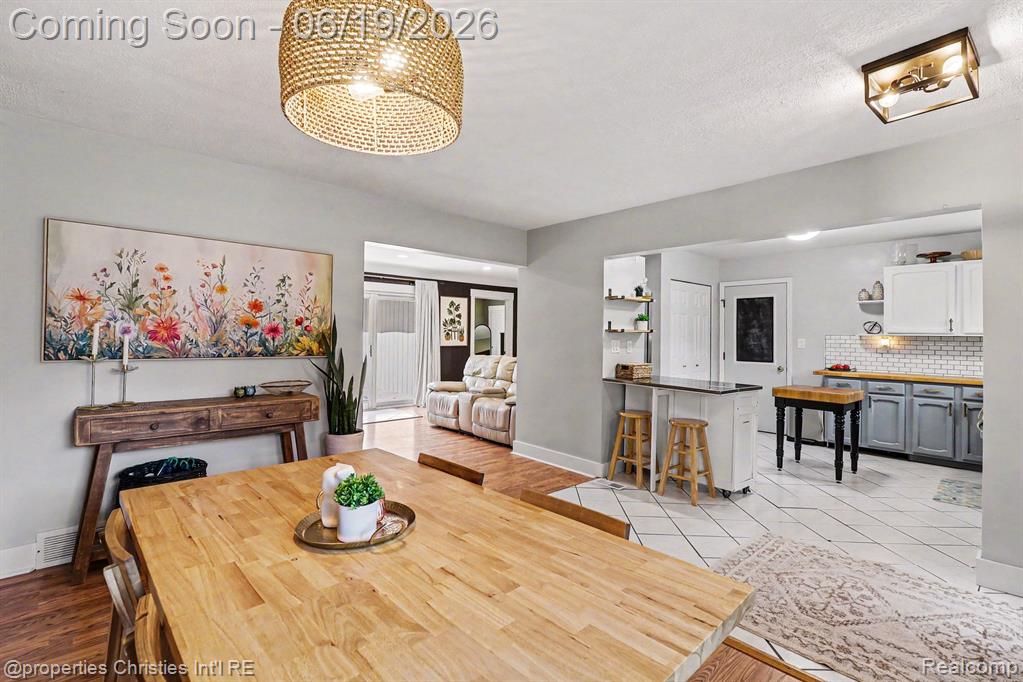 9567 Susin Lane, Clarkston, MI 48348 — Photo 14