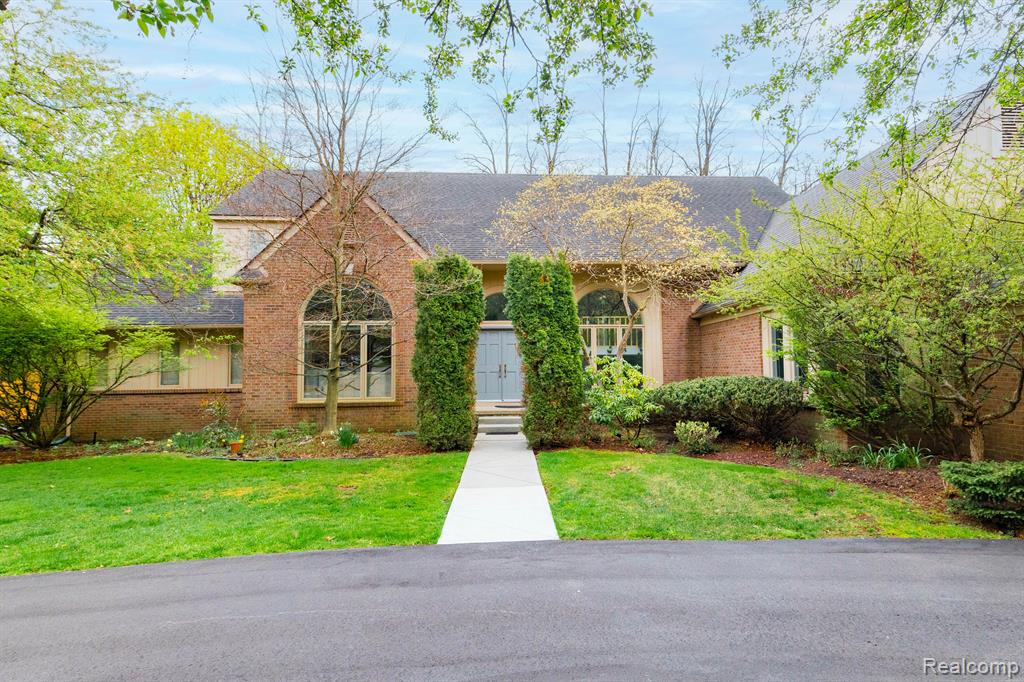 4599 RAVINE Drive, Bloomfield Hills, MI 48301 — Photo 2