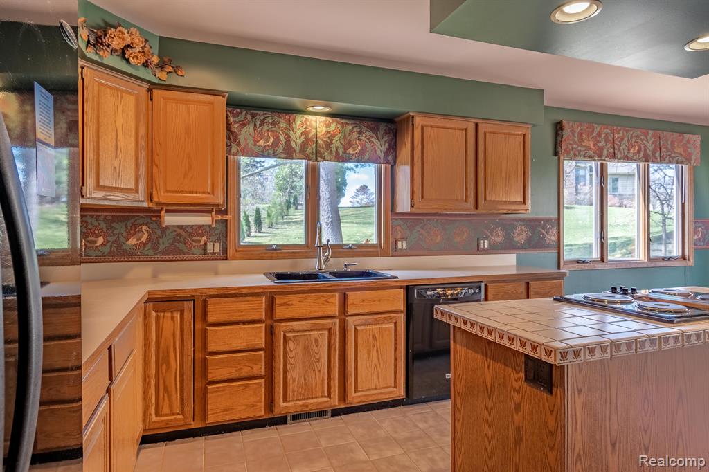 4435 OAK POINTE Drive, Brighton, MI 48116 — Photo 20