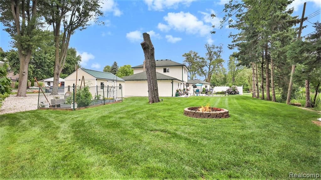 8635 N ESTON Road, Clarkston, MI 48348 — Photo 29