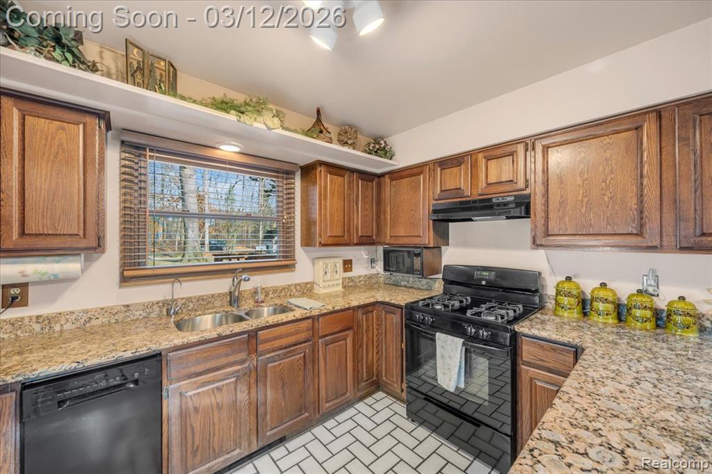 1351 Glen Oak Drive, Holly, MI 48442 — Photo 17