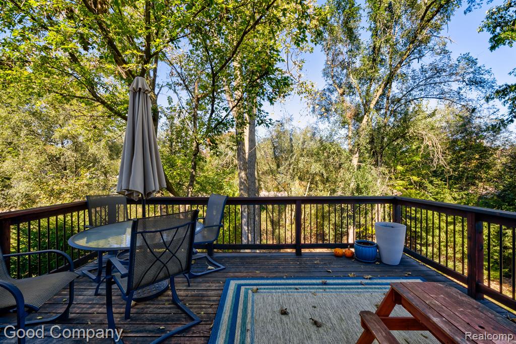 907 RIVERSTONE Court, Milford, MI 48381 — Photo 70