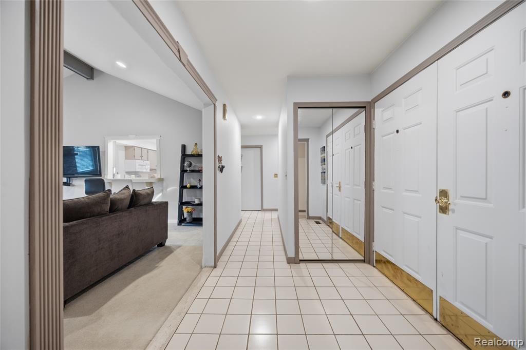 40645 Heatherlea Court, Clinton Twp, MI 48038 — Photo 9