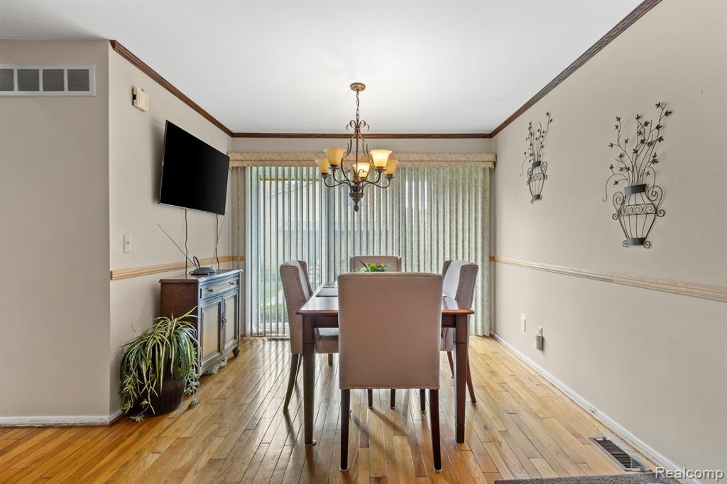 1696 S HILL Boulevard, Bloomfield Hills, MI 48304 — Photo 12