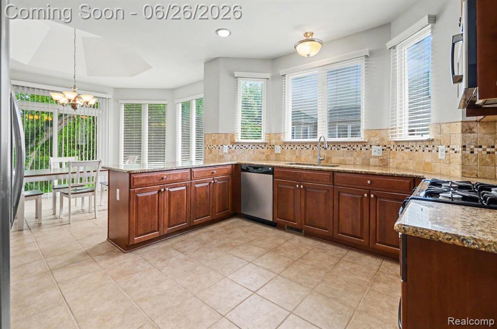 30268 Berghway Trail, Warren, MI 48092 — Photo 9