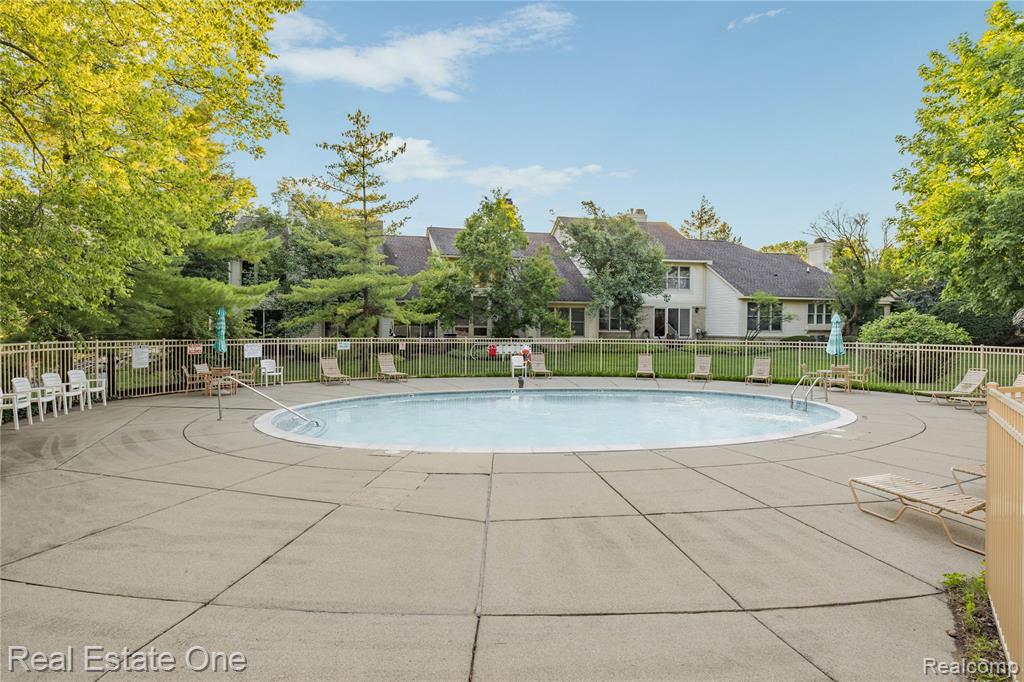 7105 Winding Brook Court, West Bloomfield, MI — Photo 82