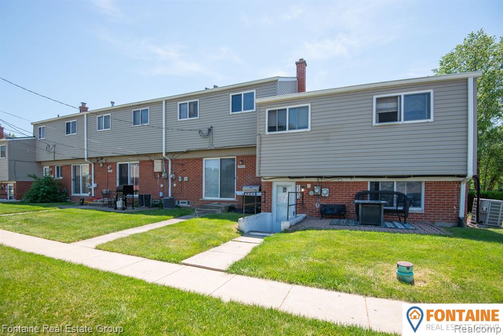 29066 ANN ARBOR Trail, Westland, MI — Photo 12