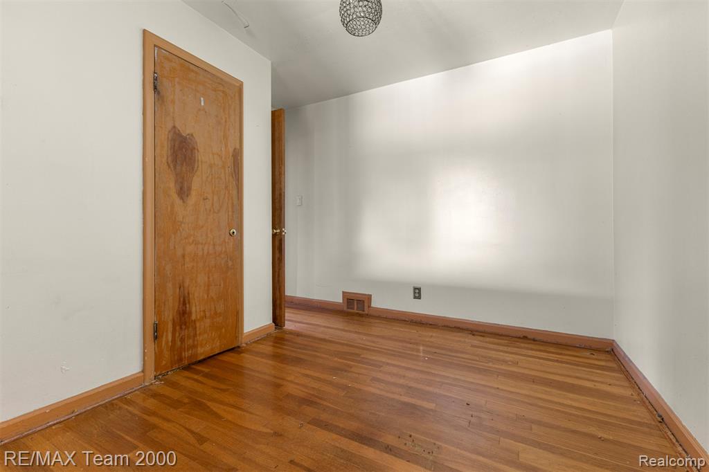 22101 Church Street, Oak Park, MI 48237 — Photo 8