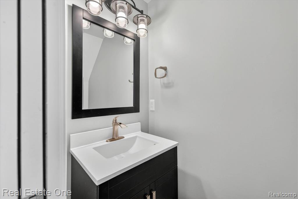 874 N Main Street, Milford, MI 48381 — Photo 12