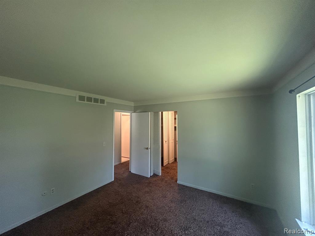 436 S FOX HILLS DR APT 5, Bloomfield Hills, MI 48304 — Photo 19