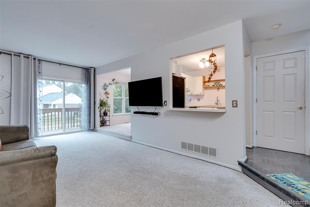 834 Natures Cove Court, Wixom, MI — Photo 15