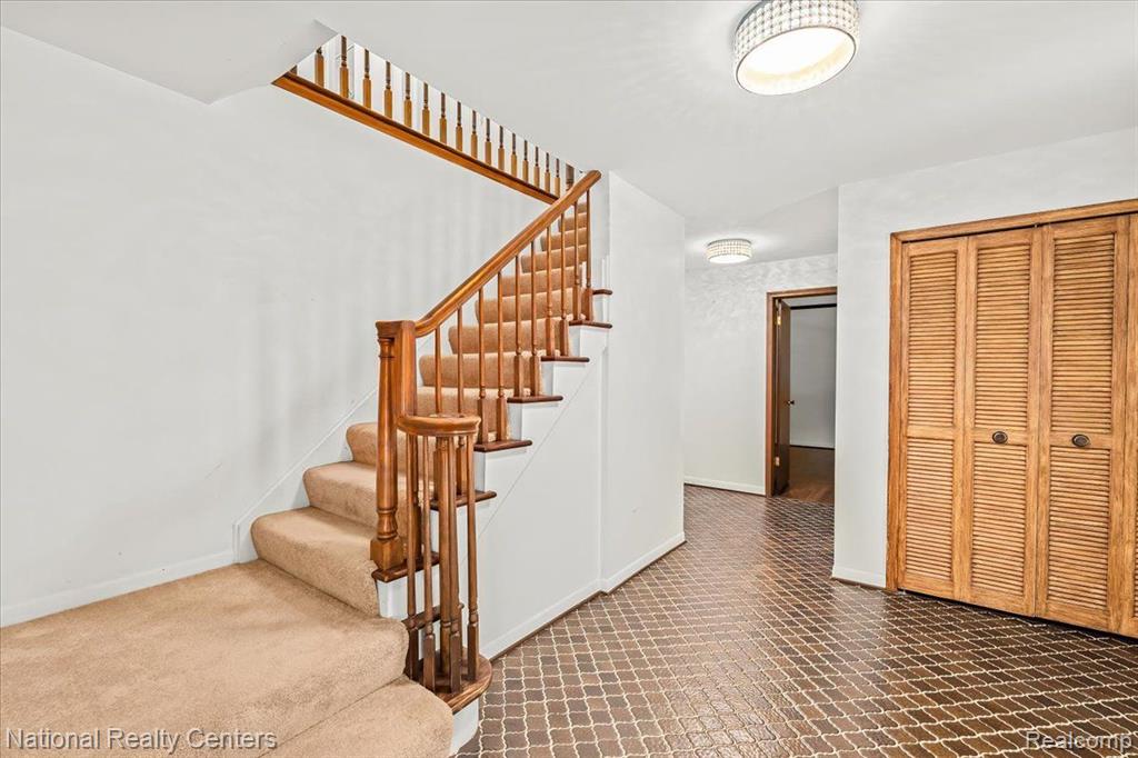 4258 WESTOVER Drive, West Bloomfield, MI 48323 — Photo 16