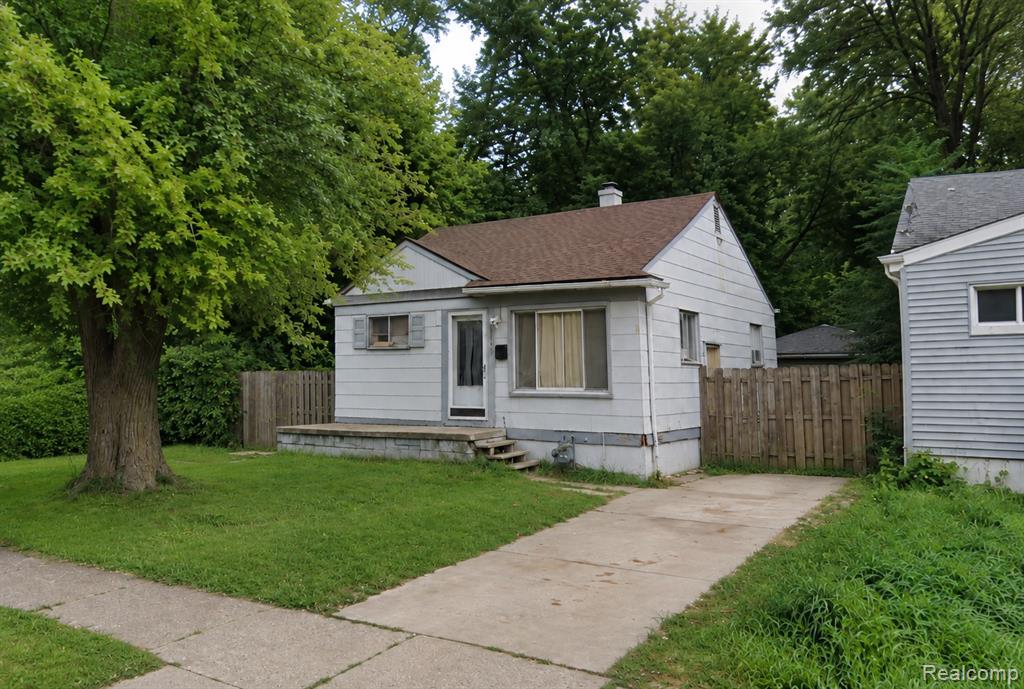 16192 Fenton Street, Detroit, MI 48219