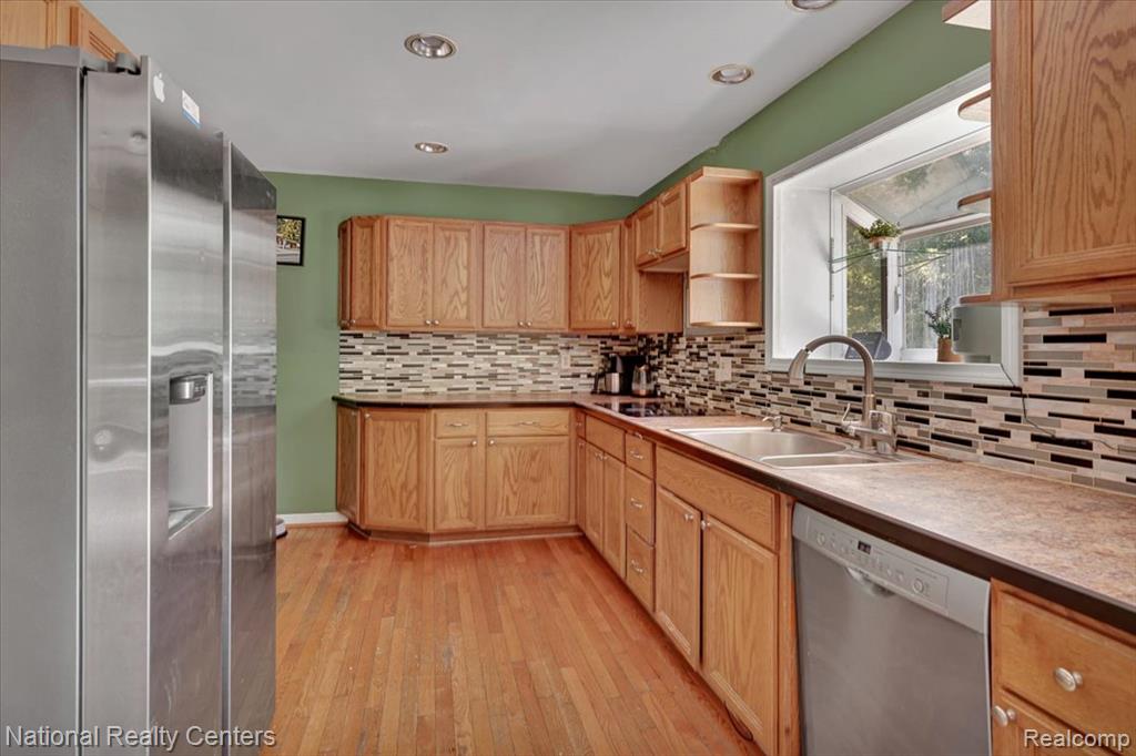 7716 Highland Road, White Lake, MI 48383 — Photo 7