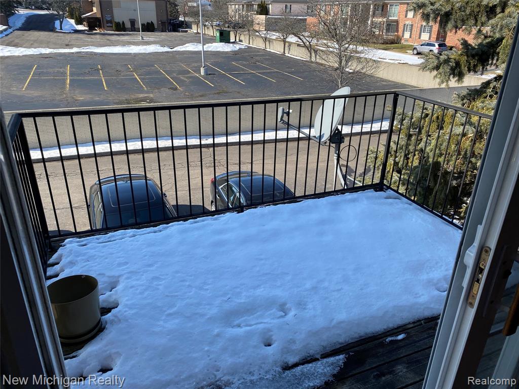 6157 ORCHARD LAKE RD APT 201, West Bloomfield, MI — Photo 3