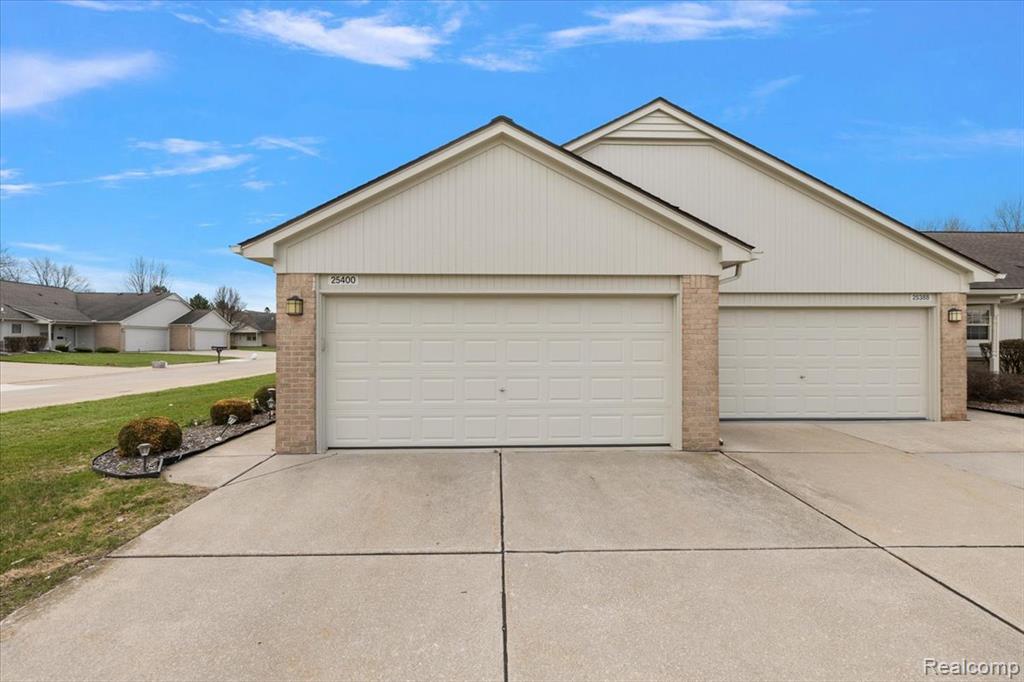 25400 Samantha Drive, 41, Chesterfield, MI — Photo 4