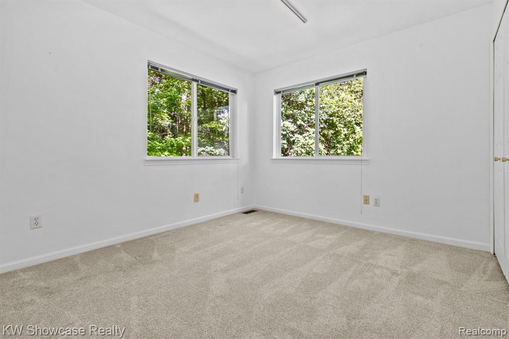 6255 WHISPERING MEADOWS Drive, White Lake, MI 48383 — Photo 41