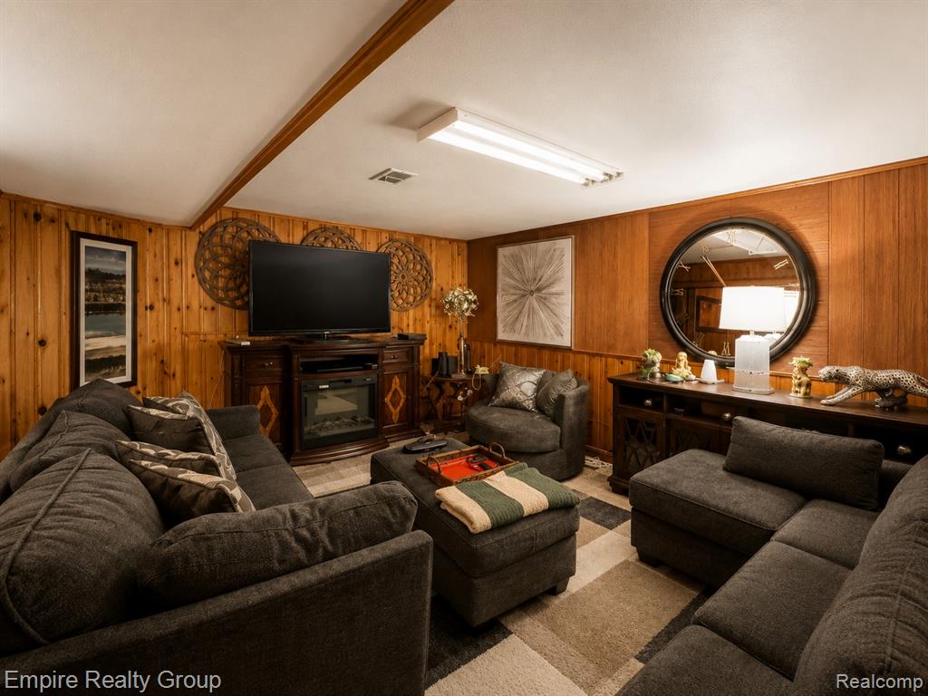 17300 Buckingham Avenue, Beverly Hills, MI 48025 — Photo 19
