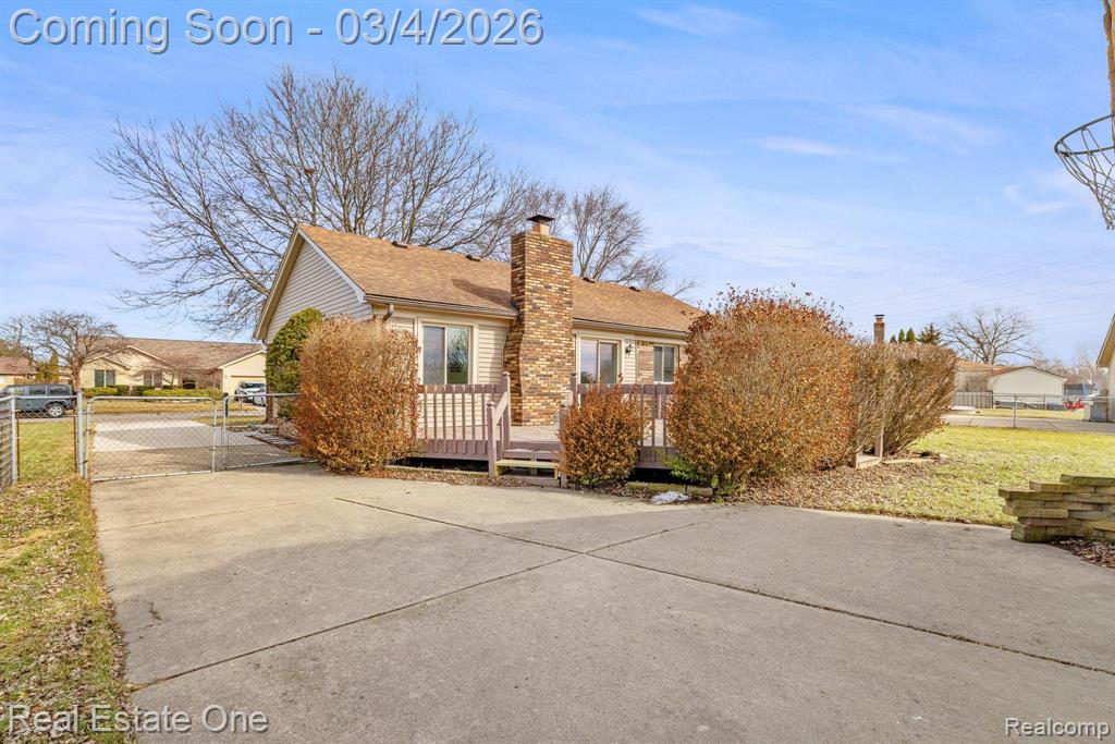 41146 Justin Drive, Clinton Twp, MI 48038 — Photo 34