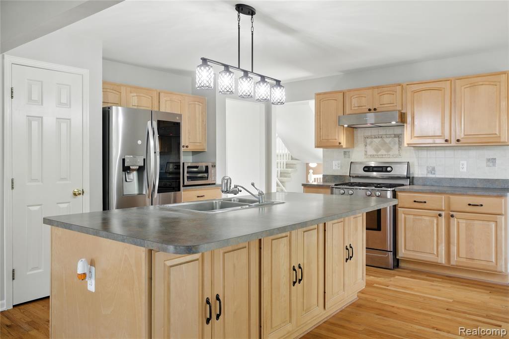 43011 Brookstone Drive, Novi, MI 48377 — Photo 18