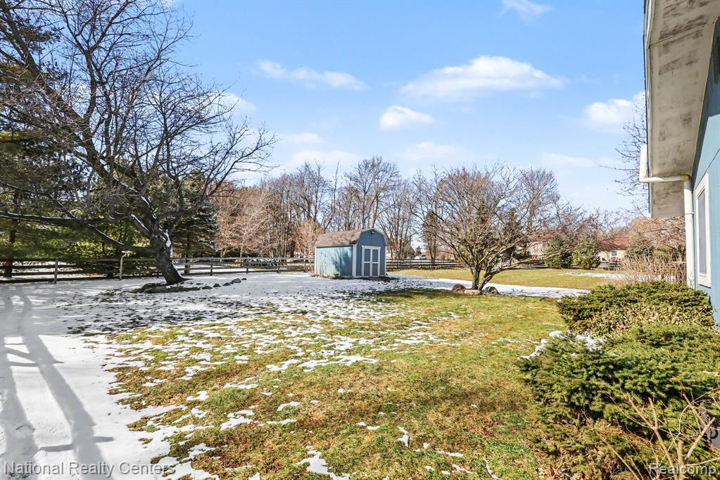515 E Dawson Road, Milford, MI 48381 — Photo 25