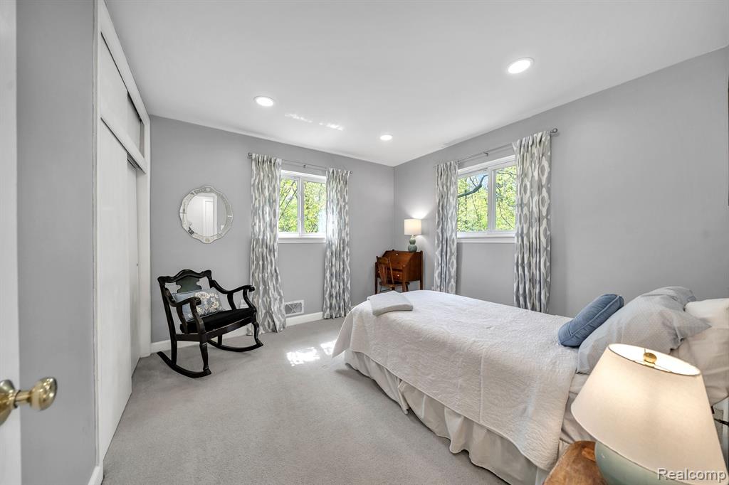 4540 BURNLEY Drive, Bloomfield Hills, MI 48304 — Photo 21