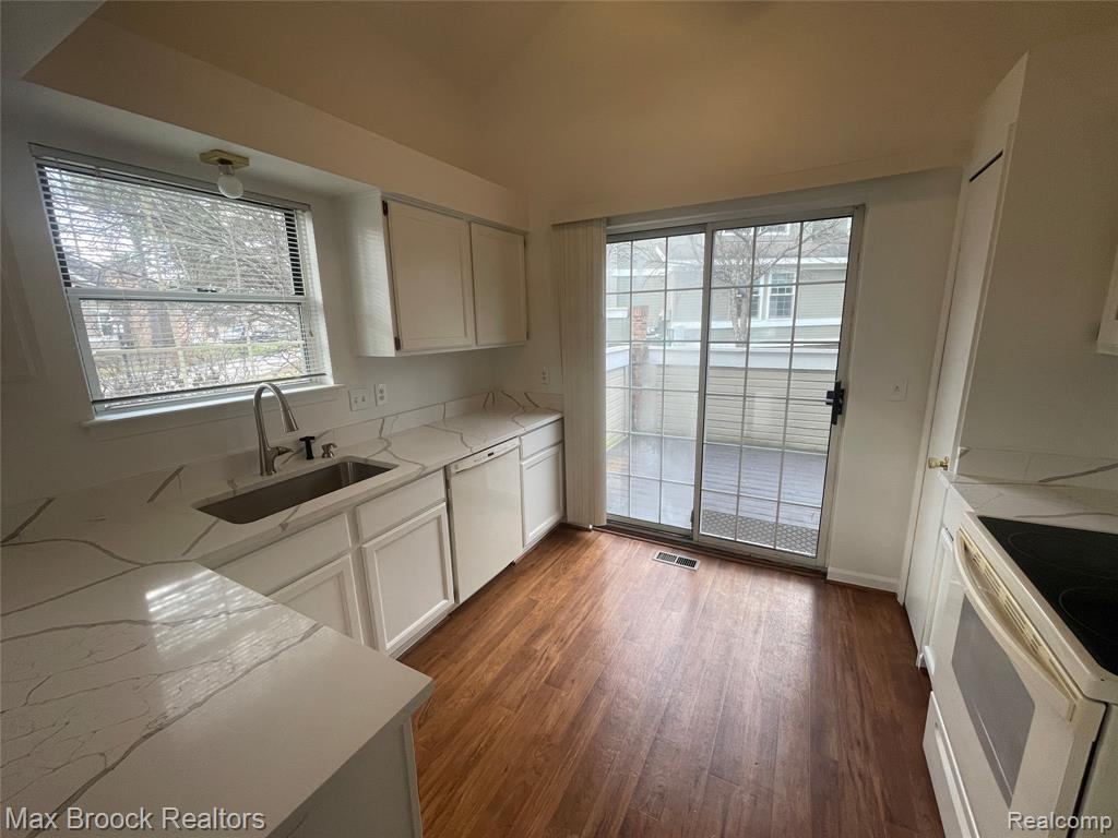 6620 Fireside Court, West Bloomfield, MI — Photo 6