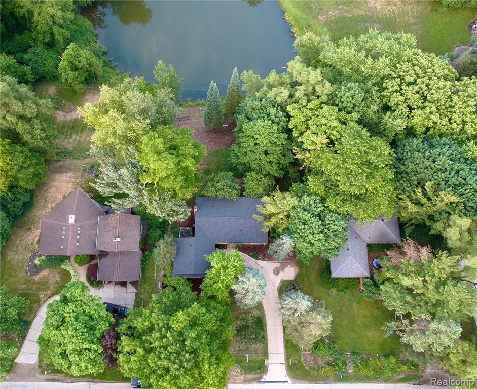 19510 Clement Road, Northville, MI 48167 — Photo 34