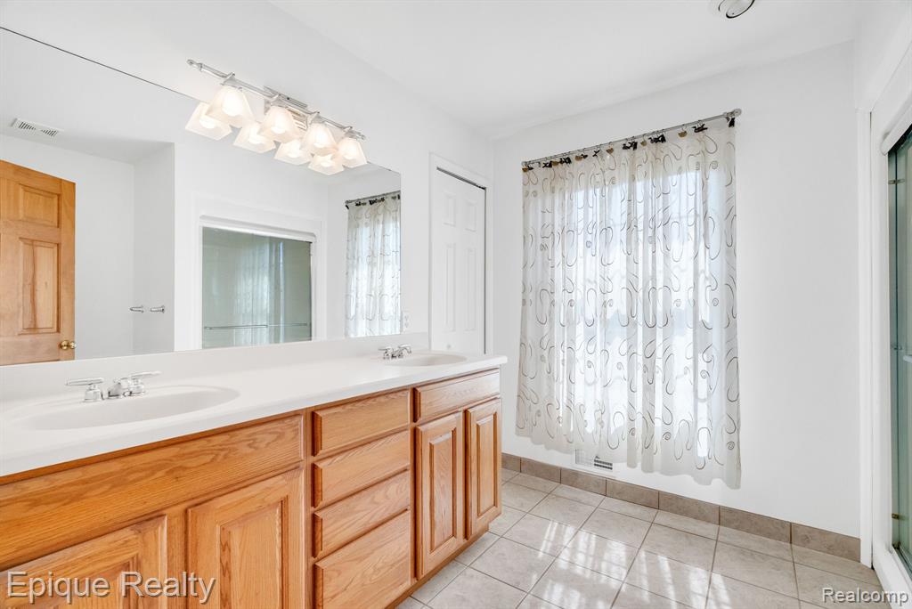 6495 Country Lane Drive, Davisburg, MI 48350 — Photo 56