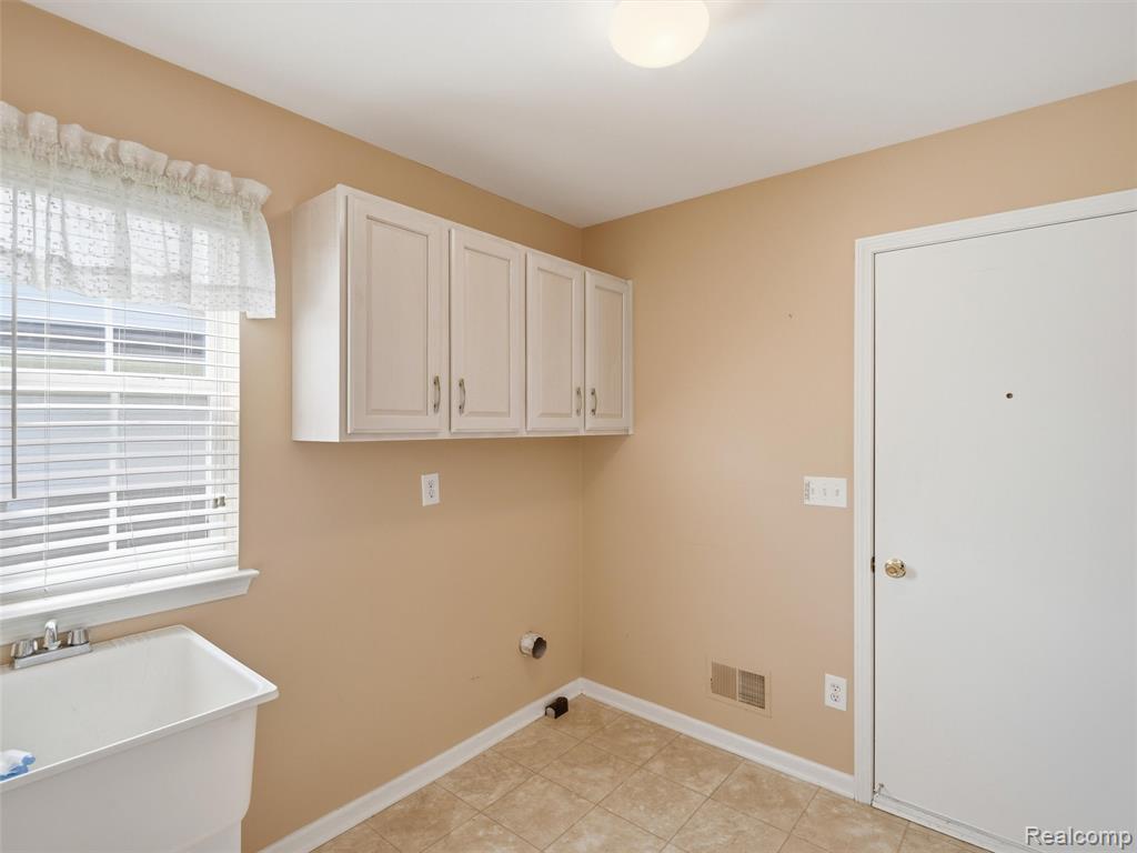 6394 Heron Park Way, Clarkston, MI — Photo 27