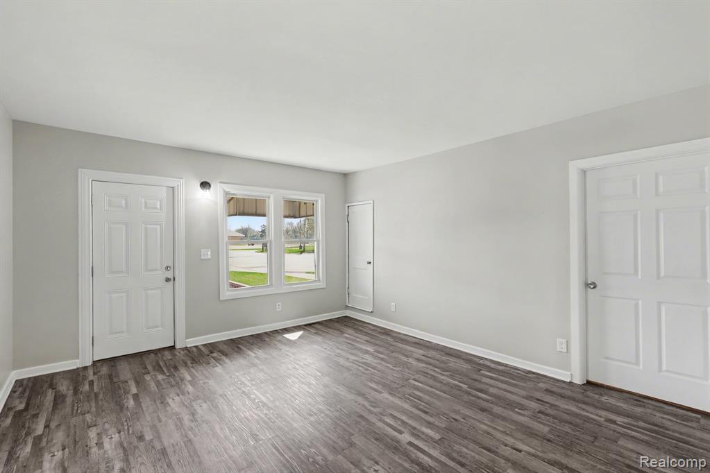 5200 HATCHERY Road, Waterford, MI 48329 — Photo 3