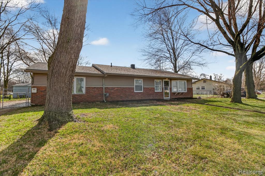 6337 Richalle Street, Brighton, MI 48116 — Photo 2