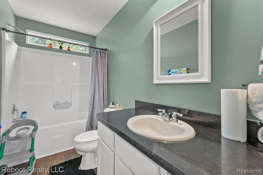 6555 Skylar Lane, Waterford, MI 48327 — Photo 18