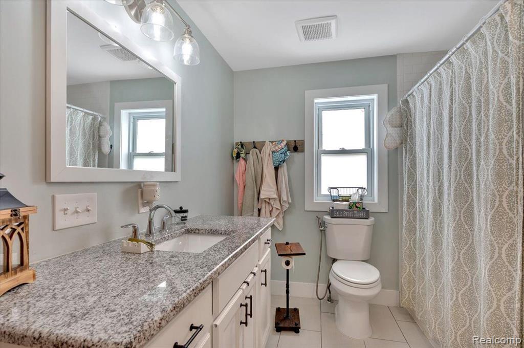 735 N MAIN Street, Almont, MI 48003 — Photo 13