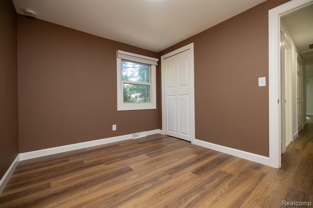 9650 Cooley Lake Road, White Lake, MI — Photo 15