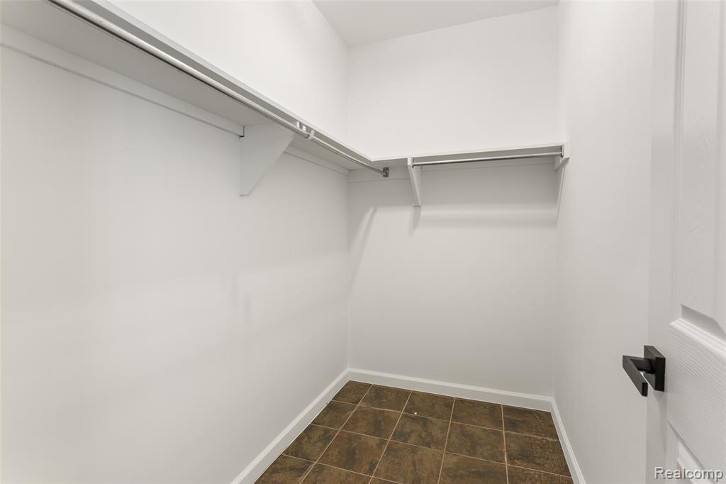 6890 Duchess Court, Troy, MI 48098 — Photo 23