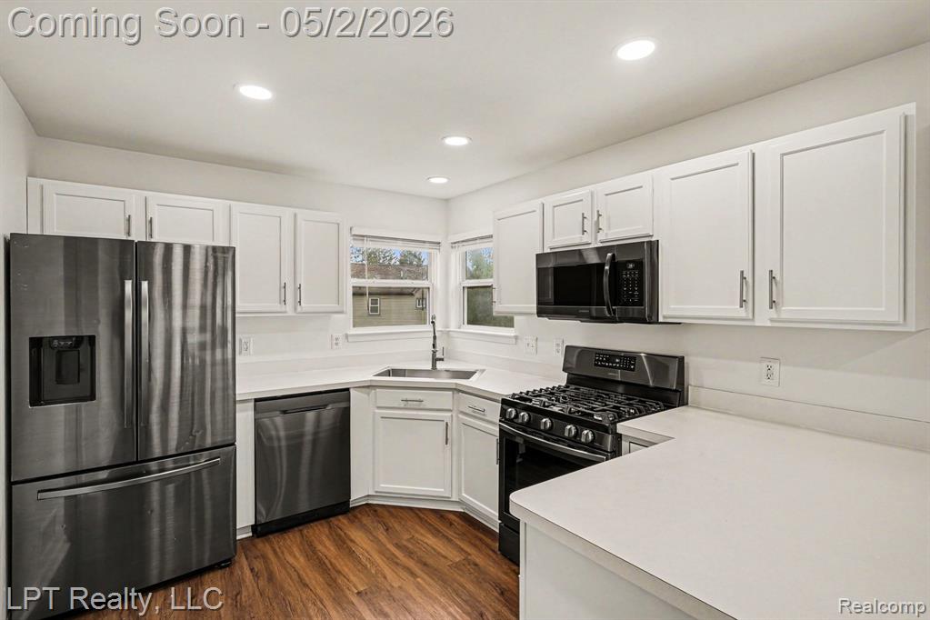 406 Mill Pond Drive, Fenton, MI 48430 — Photo 4