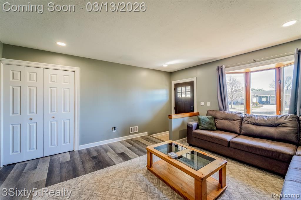 4894 Hillcrest Road, Trenton, MI 48183 — Photo 6