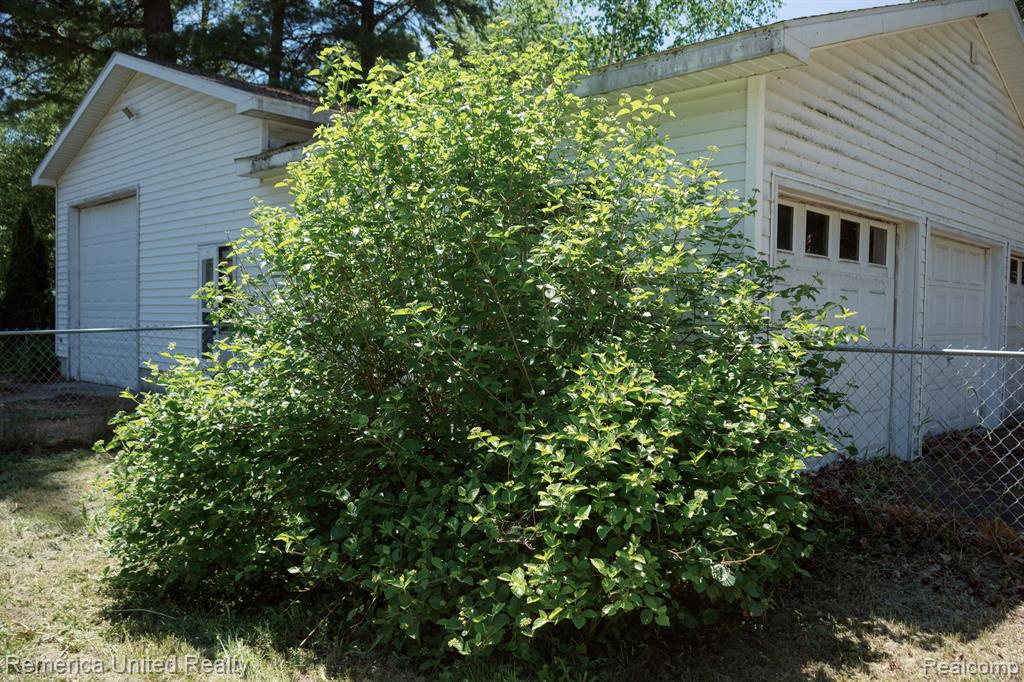 509 COLLINGWOOD Street, Houghton Lake, MI 48629 — Photo 19