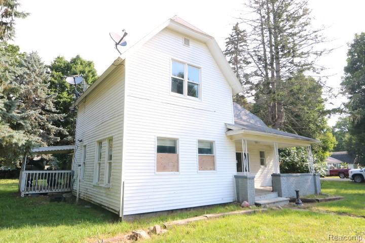 556 W Saginaw Street, Fostoria, MI 48435 — Photo 2